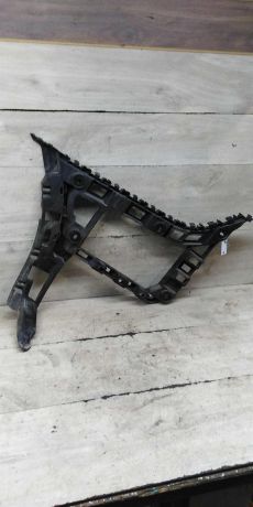 kreplenie-zadnego-bampera-pravyi-volkswagen-jetta-vi-art-101107-big-0