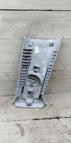 obsivka-salona-nakladka-levaia-na-sredniuiu-stoiku-volkswagen-jetta-vi-art-101148-big-1