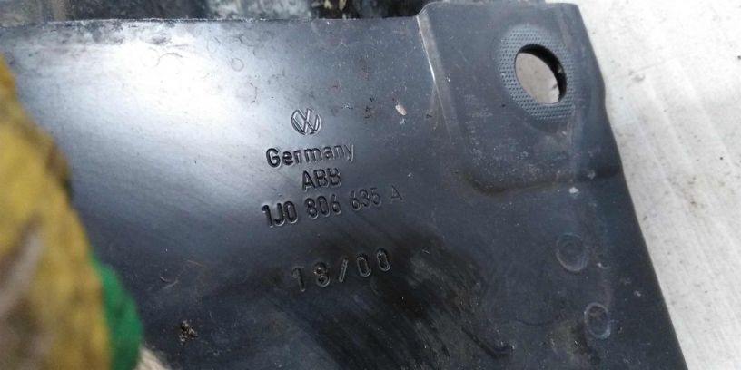usilitel-perednego-bampera-volkswagen-golf-4-volkswagen-bora-art-101154-big-4