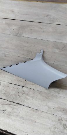 obsivka-salona-nakladka-zadniaia-pravaia-na-stoiku-volkswagen-jetta-vi-art-101184-big-0