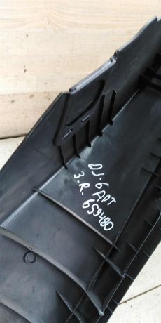 obsivka-stoiki-salona-nakladka-zadniaia-pravaia-volkswagen-jetta-vi-art-101811-big-3