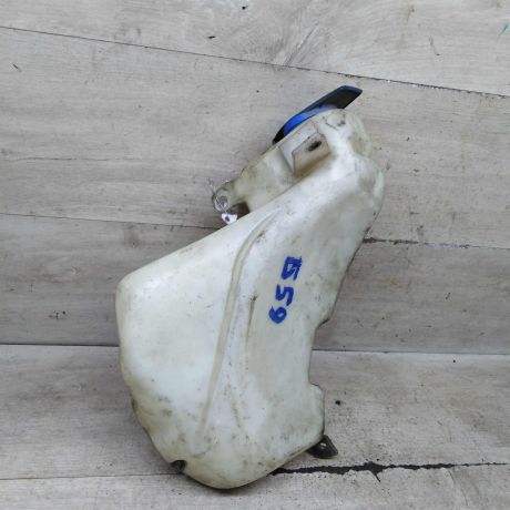 bacok-omyvatelia-lobovogo-stekla-volkswagen-passat-b5-art-102906-big-3