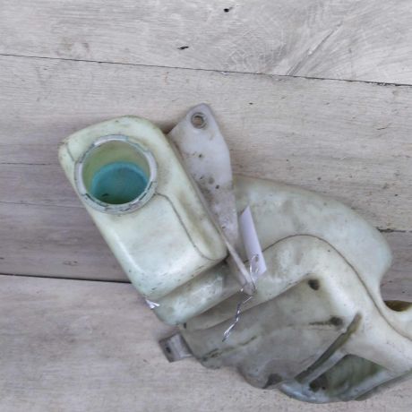 bacok-omyvatelia-lobovogo-stekla-audi-a6-c5-art-102909-big-5