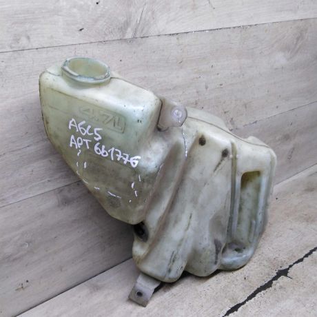 bacok-omyvatelia-lobovogo-stekla-audi-a6-c5-art-102909-big-0