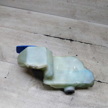 bacok-omyvatelia-lobovogo-stekla-audi-a4-b6-art-102918-big-1