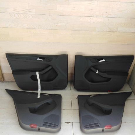 obsivka-dverei-volkswagen-jetta-vi-art-102987-big-0