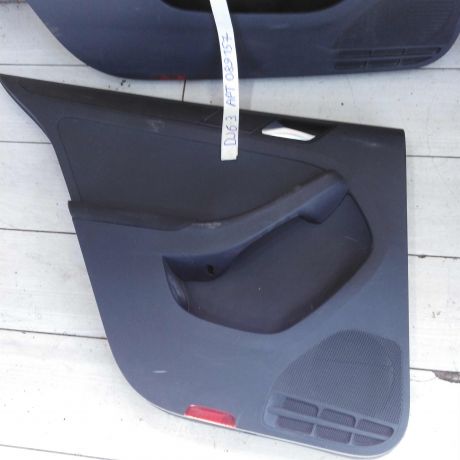 obsivka-dverei-volkswagen-jetta-vi-art-102987-big-1