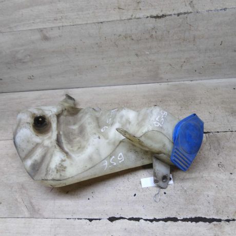 bacok-omyvatelia-lobovogo-stekla-volkswagen-passat-b5-art-103021-big-0