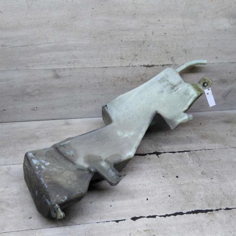 bacok-omyvatelia-lobovogo-stekla-audi-a4-b6-art-103039-big-2