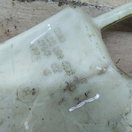 bacok-omyvatelia-lobovogo-stekla-audi-a4-b6-art-103039-big-6