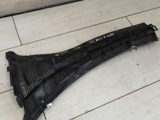 dekorativnaia-nakladka-zabo-dozdevik-vodootvodiashhii-shhitok-pravyi-mazda-3-bk-art-103312