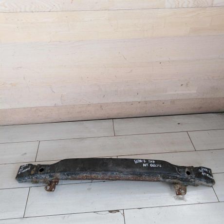 usilitel-perednego-bampera-volkswagen-bora-volkswagen-jetta-4-volkswagen-golf-4-art-103479-big-0