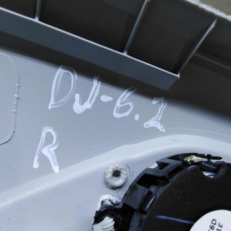 obsivka-stoiki-salona-nakladka-volkswagen-jetta-vi-art-105260-big-3