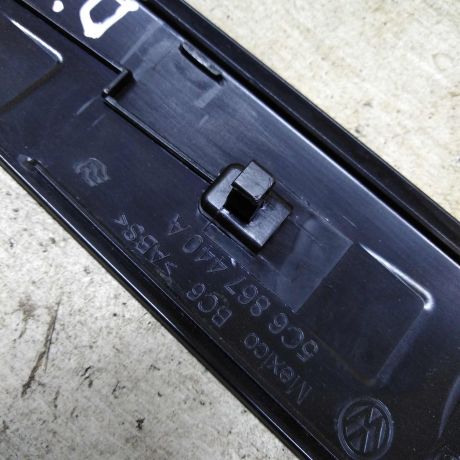 nakladka-na-obsivku-dveri-komplekt-volkswagen-jetta-vi-art-105717-big-3