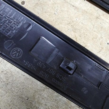 nakladka-na-obsivku-dveri-komplekt-volkswagen-jetta-vi-art-105717-big-5