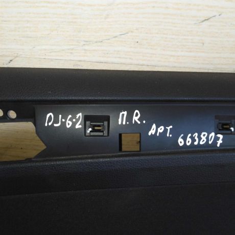 obsivka-dveri-peredniaia-pravaia-volkswagen-jetta-vi-art-105975-big-1