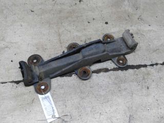 kronstein-krepleniia-perednego-bampera-na-krylo-audi-100-c4-art-106385