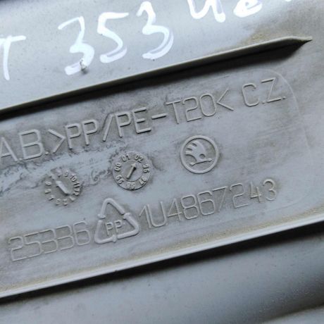 obsivka-stoiki-salona-nakladka-sredniaia-verxniaia-pravaia-skoda-octavia-i-a4-art-106491-big-1