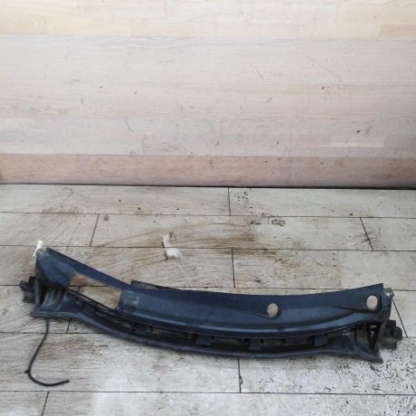 dekorativnaia-nakladka-dozdevik-vodootvodiashhii-shhitok-nissan-tiida-i-defekt-art-110068-big-0