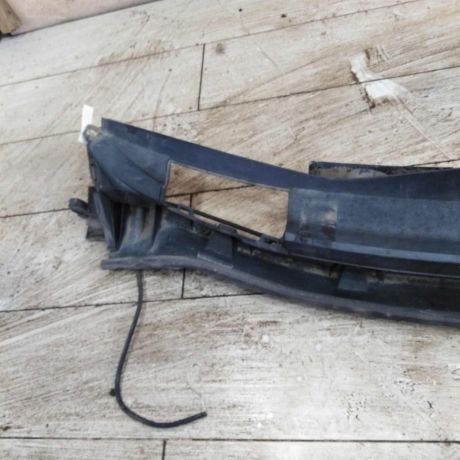 dekorativnaia-nakladka-dozdevik-vodootvodiashhii-shhitok-nissan-tiida-i-defekt-art-110068-big-2