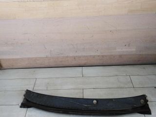 dekorativnaia-nakladka-zabo-dozdevik-vodootvodiashhii-shhitok-geely-emgrand-ec7-art-111142