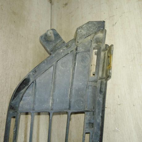 resetka-v-bamper-toyota-rav4-iv-xa40-art-111330-big-5
