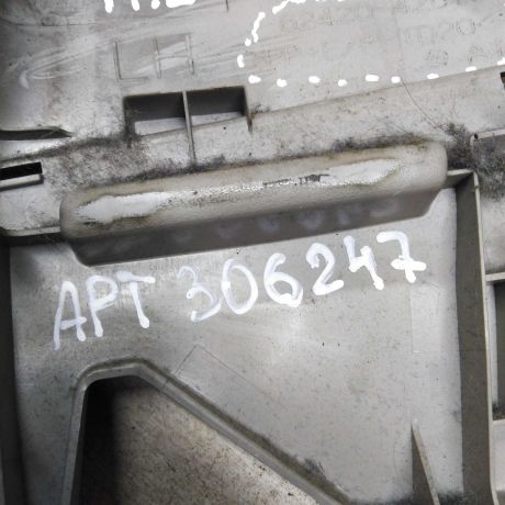 obsivka-stoiki-salona-nakladka-toyota-rav4-iv-xa40-art-111587-big-4