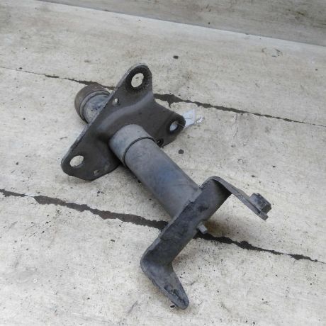 kronstein-perednego-usilitelia-pravyi-volkswagen-passat-b5-art-112187-big-3