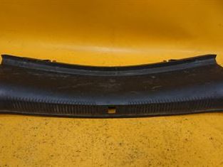 nakladka-dekorativnaia-bagaznika-sedan-audi-a6-c6-art-12857