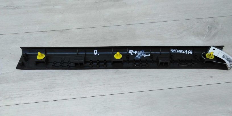 nakladka-na-porog-vnutrenniaia-peredniaia-pravaia-polosa-ford-focus-iii-art-15068-big-2