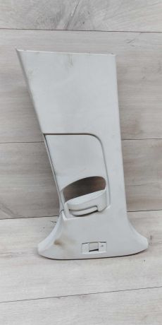 obsivka-stoiki-verxniaia-sredniaia-levaia-ford-focus-iii-art-15069-big-0