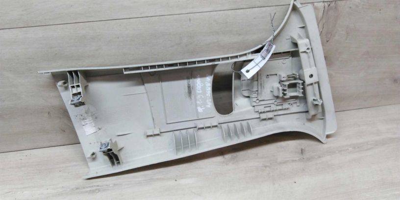 obsivka-stoiki-verxniaia-sredniaia-levaia-ford-focus-iii-art-15069-big-1