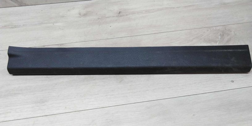 nakladka-poroga-vnutrenniaia-peredniaia-plevaia-polosa-ford-focus-iii-art-15087-big-0