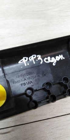 nakladka-poroga-vnutrenniaia-peredniaia-plevaia-polosa-ford-focus-iii-art-15087-big-2