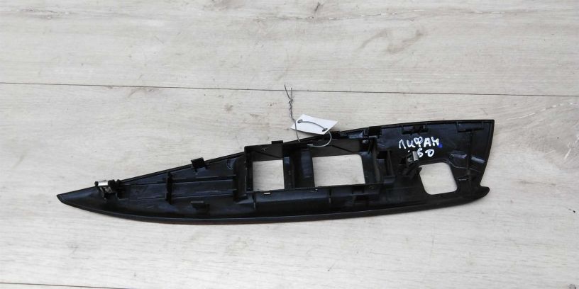 nakladka-bloka-upravleniia-steklopodieemnika-art-15320-big-1