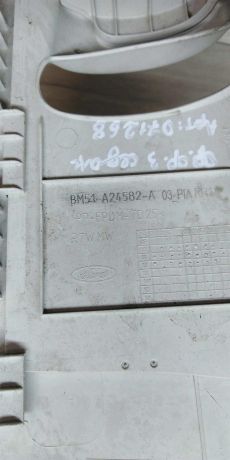 obsivka-stoiki-verxniaia-sredniaia-pravaia-ford-focus-iii-art-15469-big-2