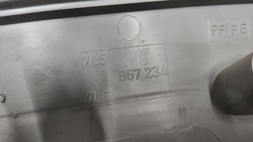 nakladka-stoiki-pravaia-volkswagen-touareg-art-20018-big-3