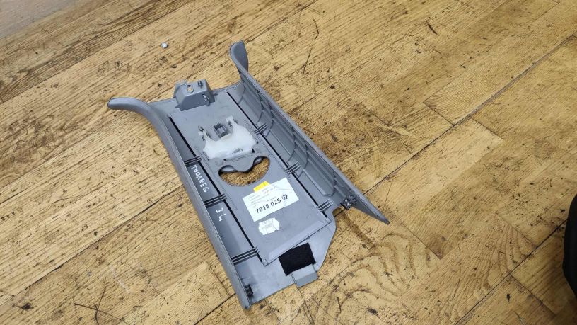 nakladka-verxnei-zadnei-levoi-stoiki-volkswagen-touareg-art-20025-big-1