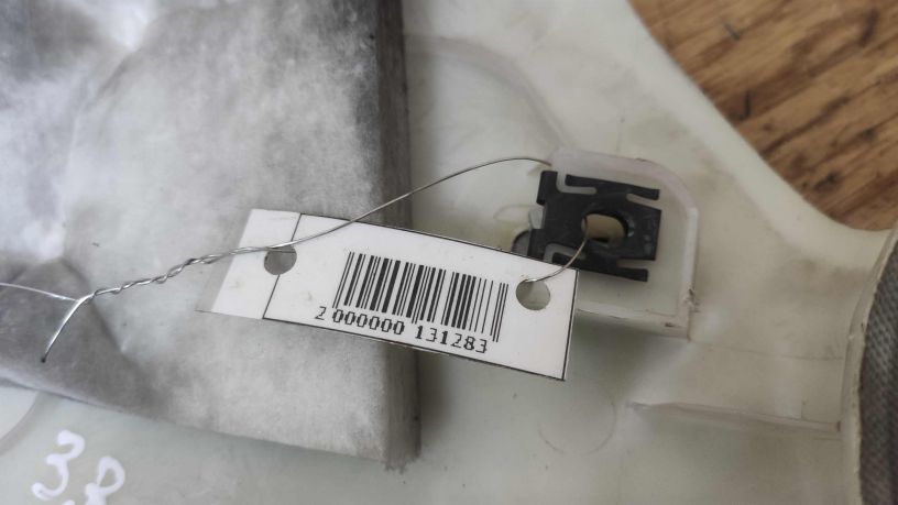 nakladka-salona-zadnei-stoiki-volkswagen-passat-b6-pravaia-art-20816-big-1