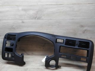 peredniaia-panel-torpedy-toyota-rav4-art-24640