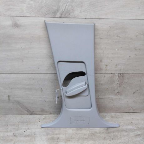 nakladka-na-sredniuiu-stoiku-levaia-ford-focus-2-do-rest-sedan-art-26032-big-0
