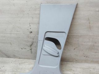 nakladka-na-sredniuiu-vnutrenniuiu-stoiku-salona-pravuiu-ford-focus-2-do-rest-sedan-art-26366