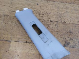 nakladka-vnutrenniaia-srednei-stoiki-salona-verxniaia-levaia-mazda-3-bk-xetcbek-art-29939