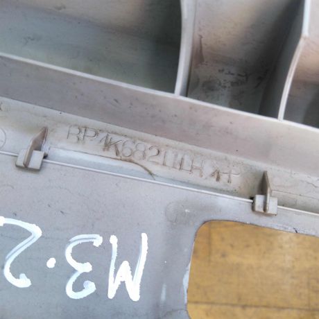 nakladka-vnutrenniaia-srednei-stoiki-salona-verxniaia-levaia-mazda-3-bk-xetcbek-art-29939-big-1