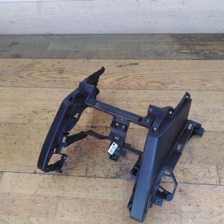 centralnaia-cast-torpedo-mazda-3-bk-xetcbek-art-29946-big-0