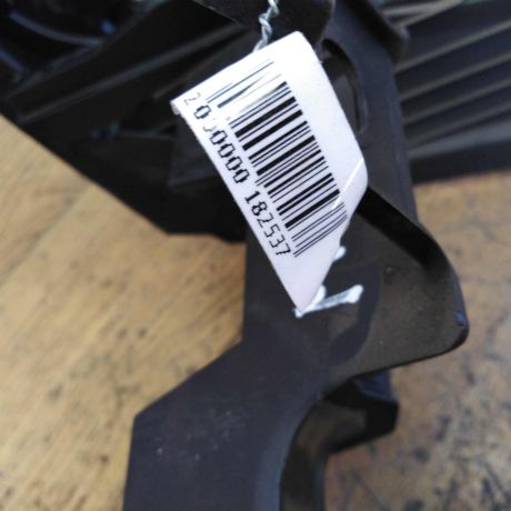 centralnaia-cast-torpedo-mazda-3-bk-xetcbek-art-29946-big-2