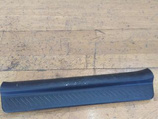 nakladka-poroga-pravaia-vnutrenniaia-peredniaia-mazda-3-bk-xetcbek-art-30027