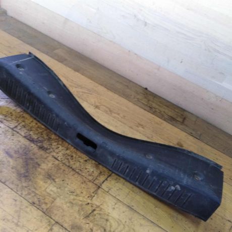 nakladka-bagaznika-vnutrenniaia-ford-focus-2-do-rest-art-32468-big-1