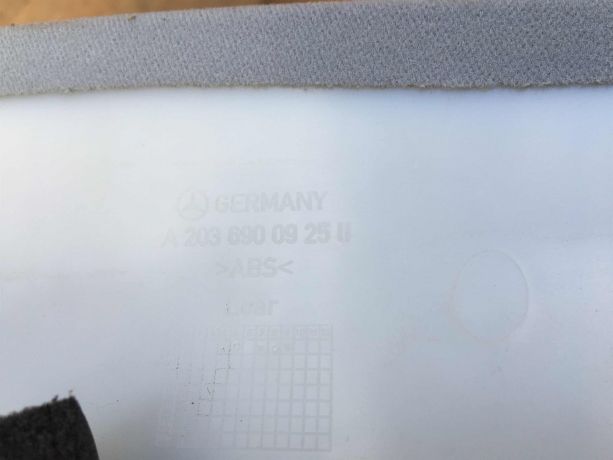 nakladka-vnutrenniaia-perednei-levoi-stoiki-salona-mercedes-w203-do-rest-art-33511-big-1