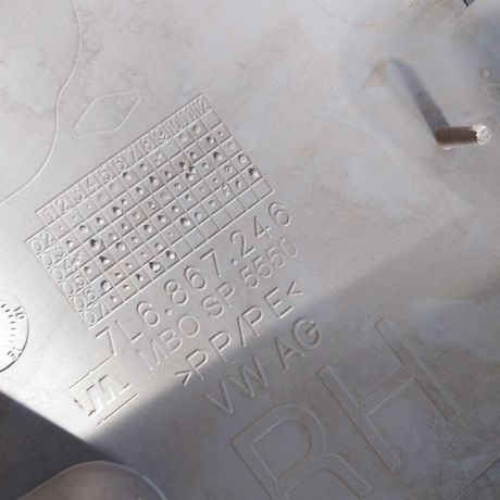 nakladka-salona-pravaia-zadnei-stoiki-volkswagen-touareg-rest-art-33731-big-2